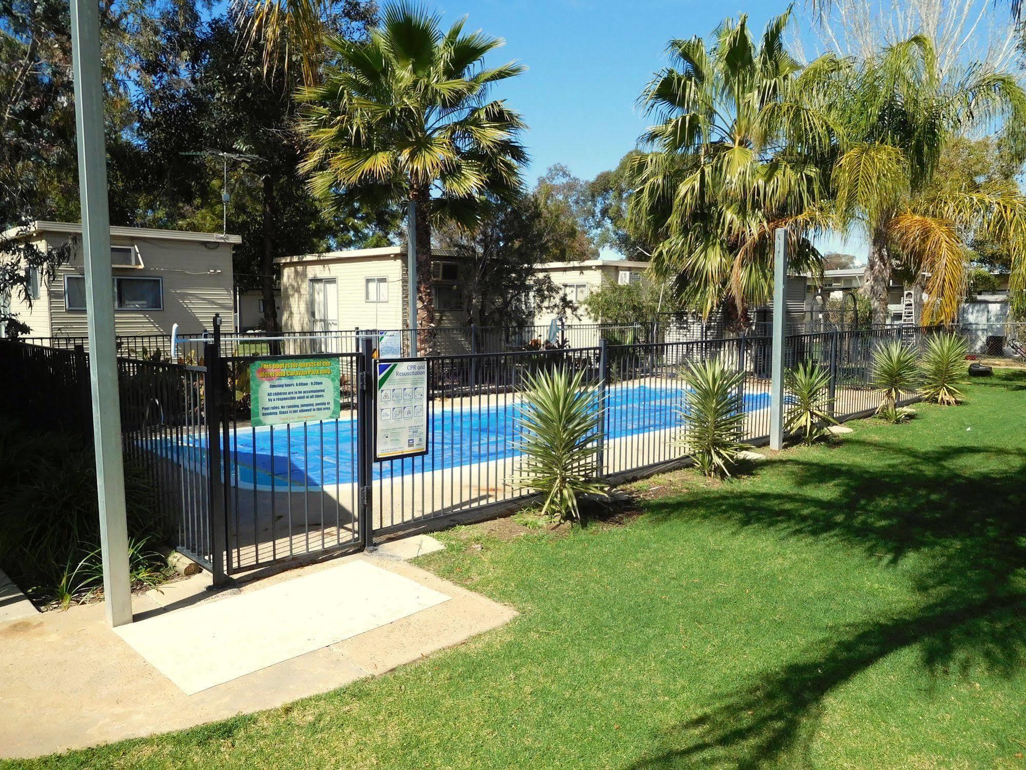 Narrabri Motel And Caravan Park Exterior photo